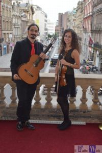Liverpool Town Hall - ten Strings Duo sul Balcony dei Beatles